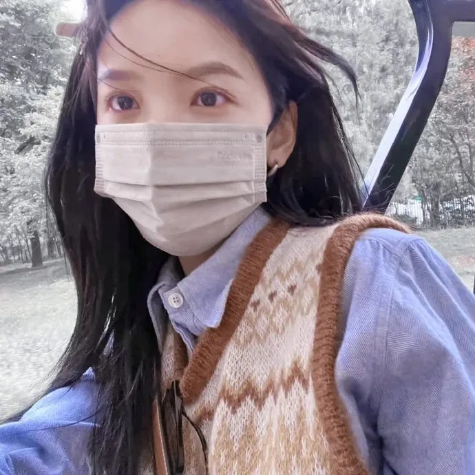 储物柜女孩